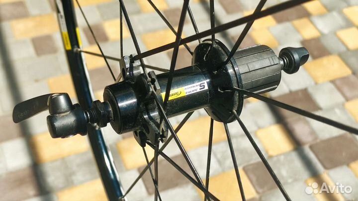 Заднее шоссейное колесо 700с Mavic Aksium