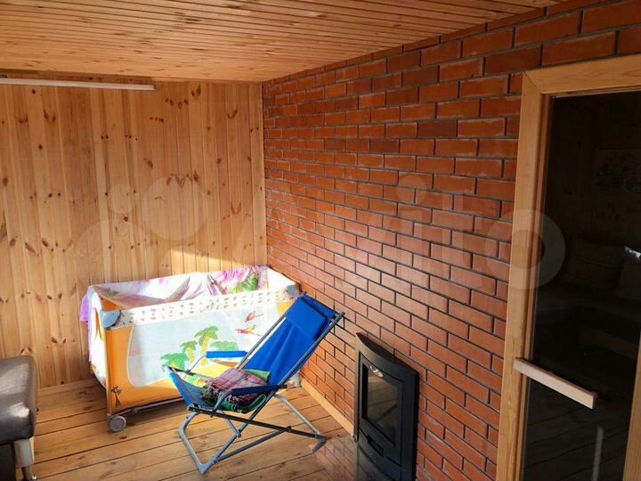 Дом 20 м² на участке 10,8 сот.