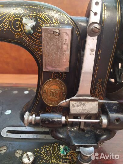 Швейная машинка зингер