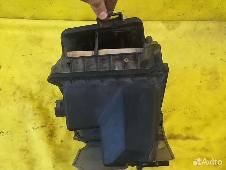 Корпус воздушного фильтра 1.8 BFB Audi A4 B7 05-07