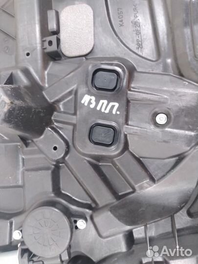 Стеклоподъемник передний правый Mazda 3 BL