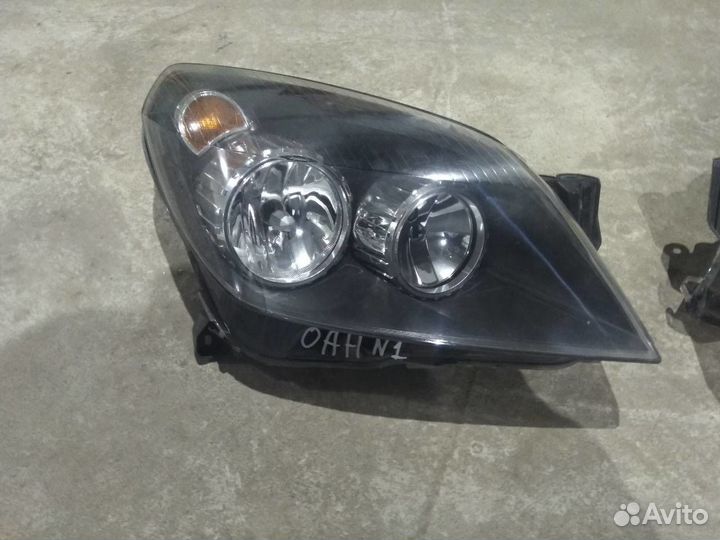 Фары Опель Астра Н