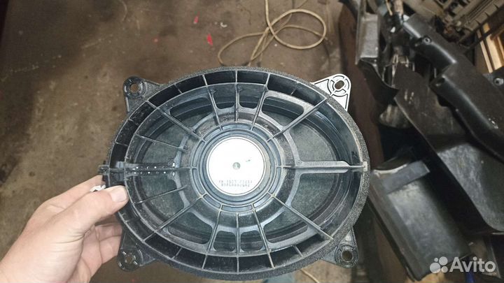 Динамик в дверь toyota camry v50 jbl
