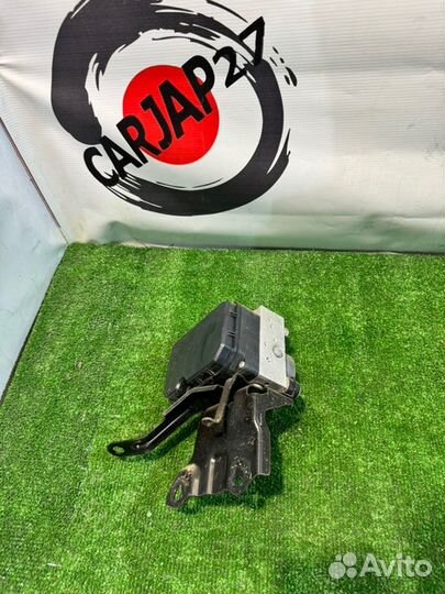 Блок abs Toyota Ractis NCP120 1nzfe 2015