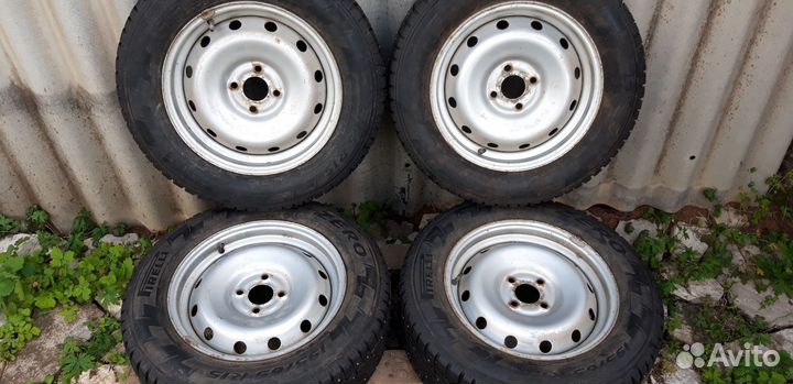 R15 Pirelli Ice Zero 195/65, PCD 4x100 DIA 60.1