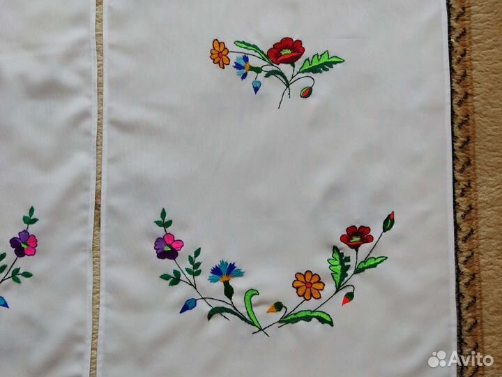 Вышитые занавески