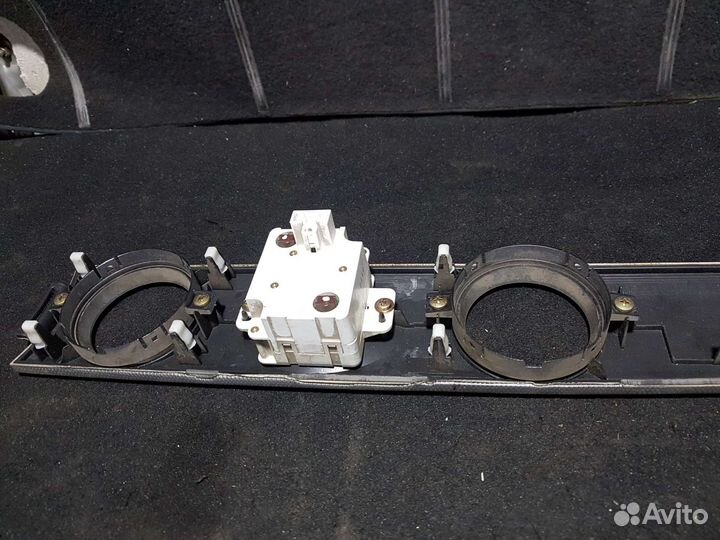 Накладка торпедо mitsubishi outlander 1