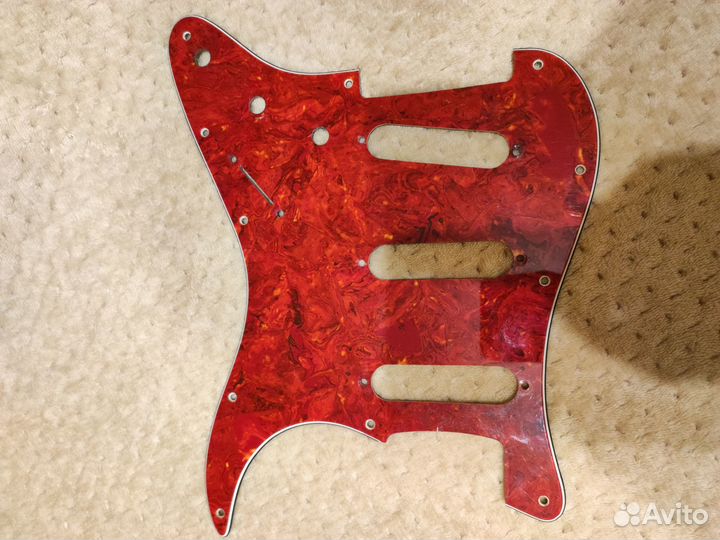 Оригинальный пикгард Fender American Stratocaster