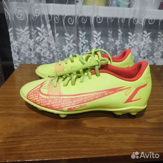 Футбольные бутсы