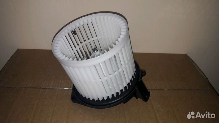 Моторчик отопителя Honda Civic 5D 06-12