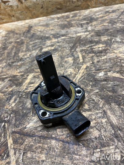 Датчик уровня масла porsche cayenne 955