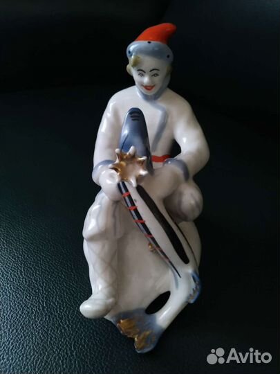 Статуэтка Емеля со щукой