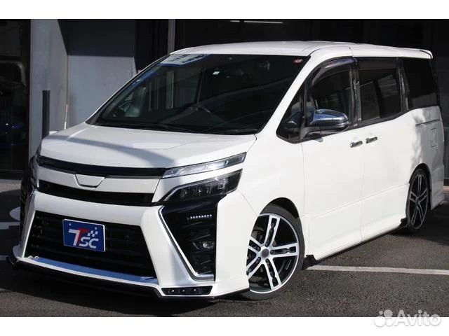 Toyota Voxy 2.0 CVT, 2021, 23 000 км