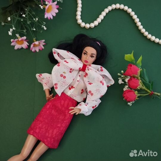 Одежда на Поппи Паркер