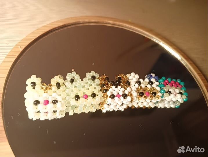 Фигурки кошек из бисера