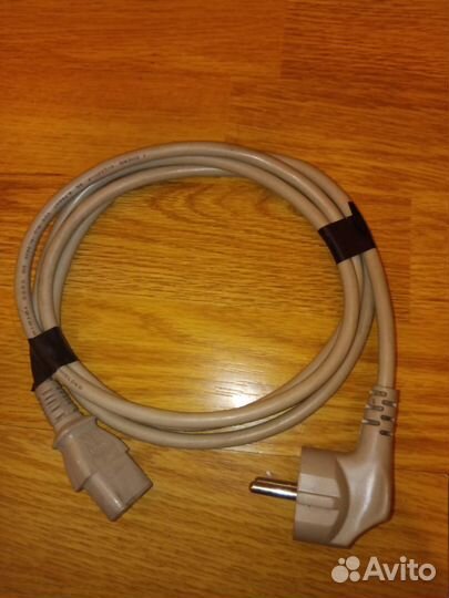 Кабели питания для компьютера и принтера