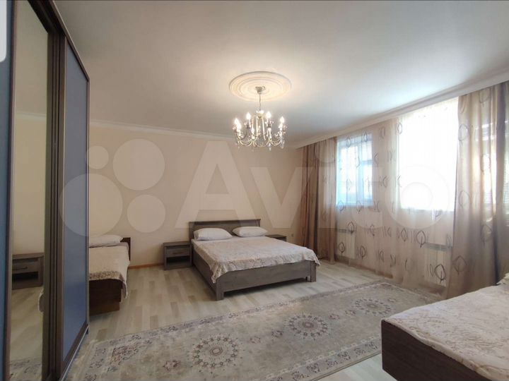 2-к. квартира, 90 м², 1/2 эт.