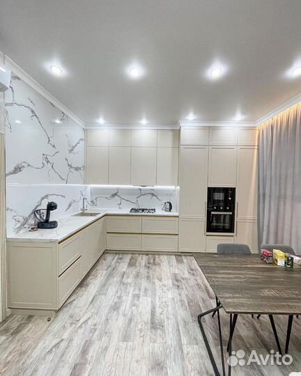 Кухня под потолок