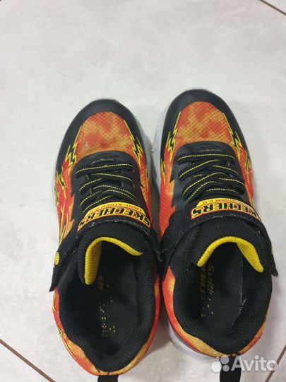 Светящиеся кроссовки 33,5