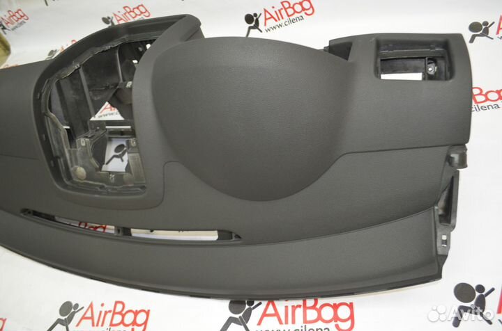 Торпедо панель приборов Volkswagen Golf