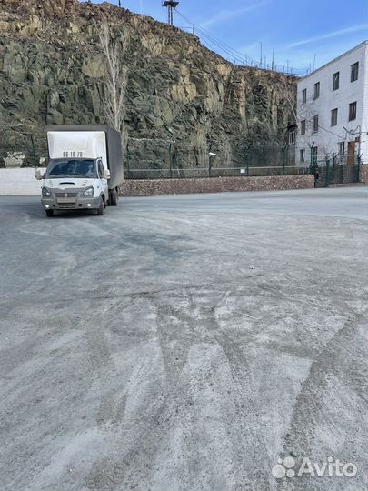 Газель с пирамидой