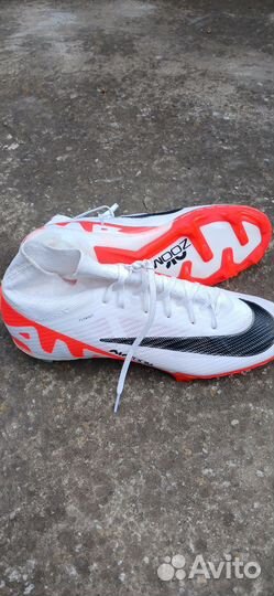 Футбольные бутсы