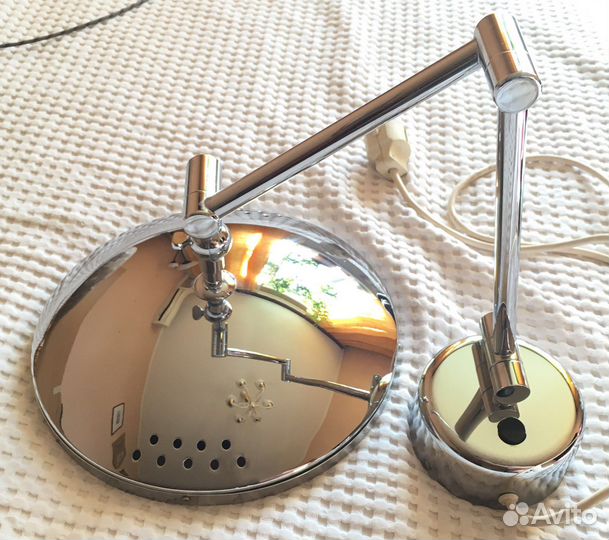 Зеркало с увеличением и подсветкой