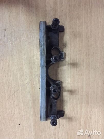 Бугель распредвала Audi A8 D3 4.2