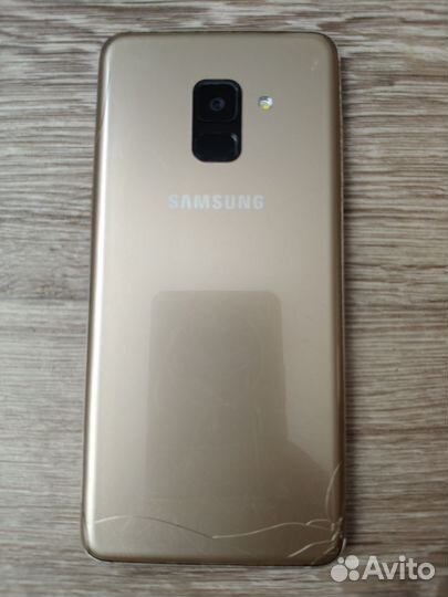 Samsung Galaxy A8 (2018), 4/64 ГБ