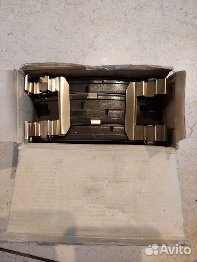 Передние тормозные колодки 581013BA01