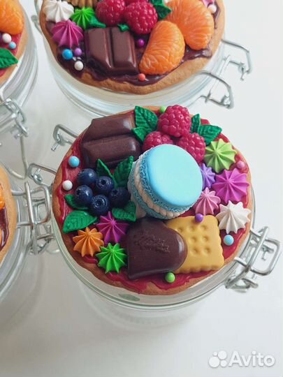 Баночка с декором из полимерной глины