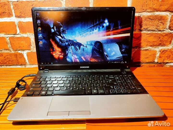 Samsung NP300E5A-i3-2 Gen \ 6 Озу \ 1 Gb видео \ 5