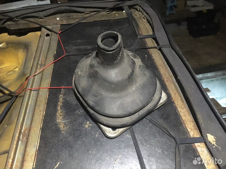 Пыльник МКПП Toyota