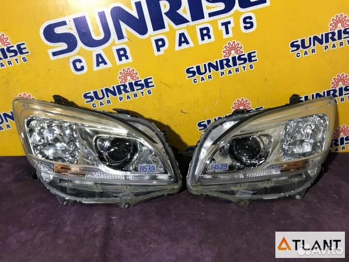 Фара левая toyota mark X ZIO