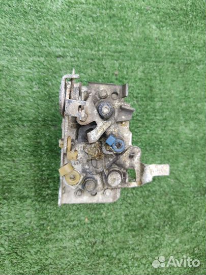 Замок передней правой двери Daewoo Nexia