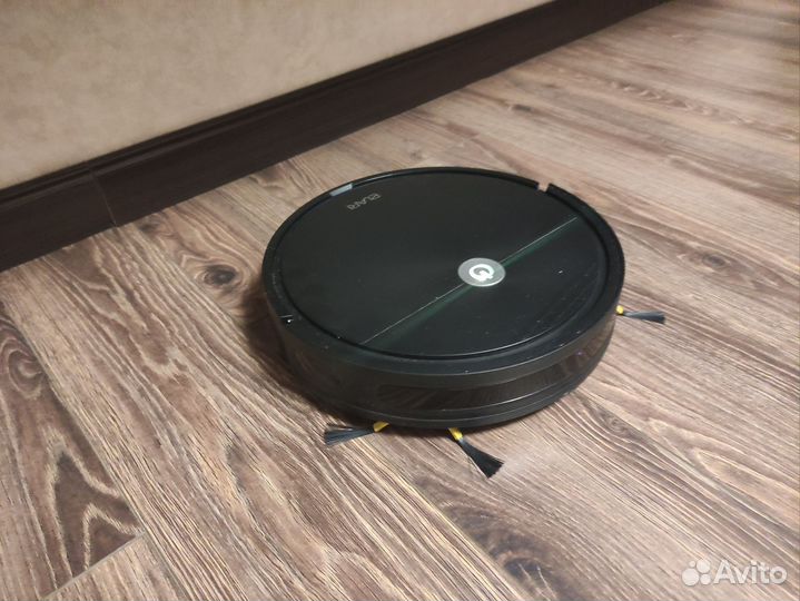 Робот пылесос elari