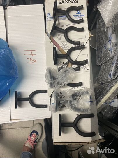 Держатель настенный для гитары