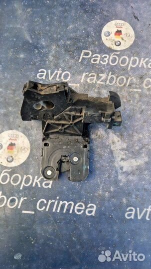 Замок багажника Audi A6 C6 2008