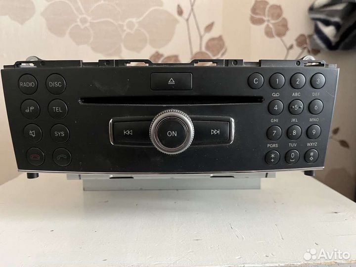 Штатная магнитола w204