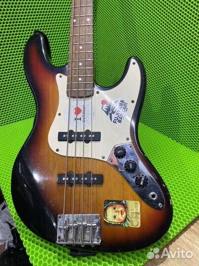 Бас гитара A Ram