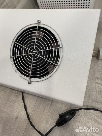 Вытяжка для маникюра и педикюра