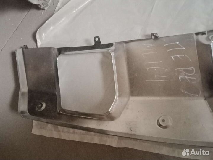 Хром-накладка на бампер передний Мерседес ML-164