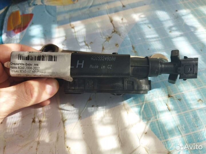 Форсунка омывателя фары Volvo XC60