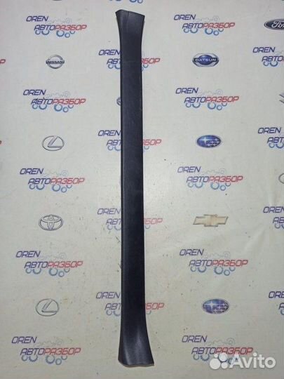 Накладка на порог салона правая Subaru Impreza