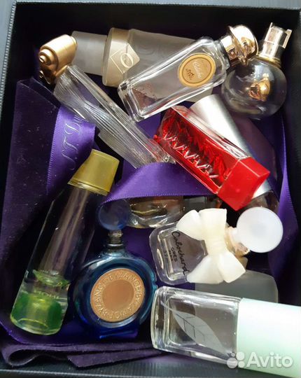 Коллекция флаконов из под духов винтаж