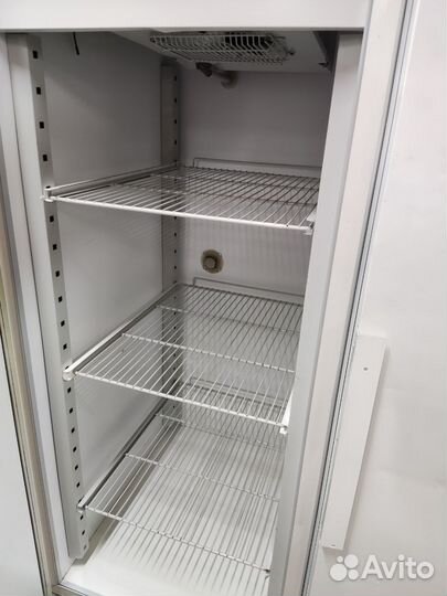 Холодильный шкаф