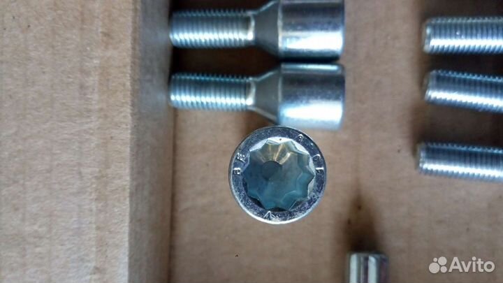 Болты для литых дисков