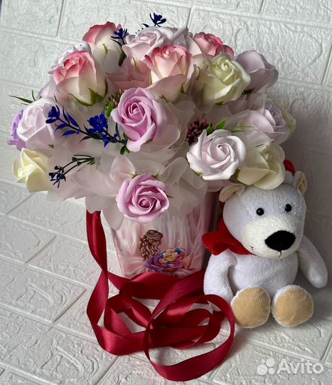 Букет из мыльных роз светящийся