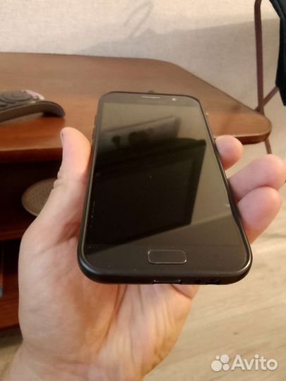 Телефон Samsung A520 2017