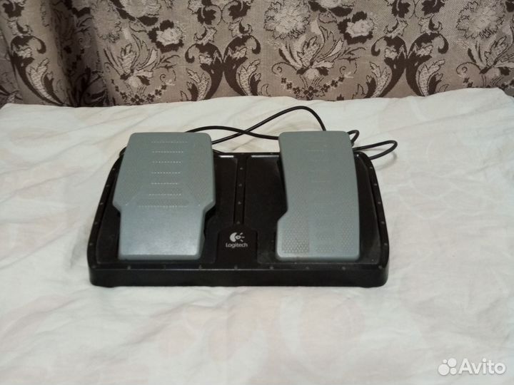 Игровой руль logitech
